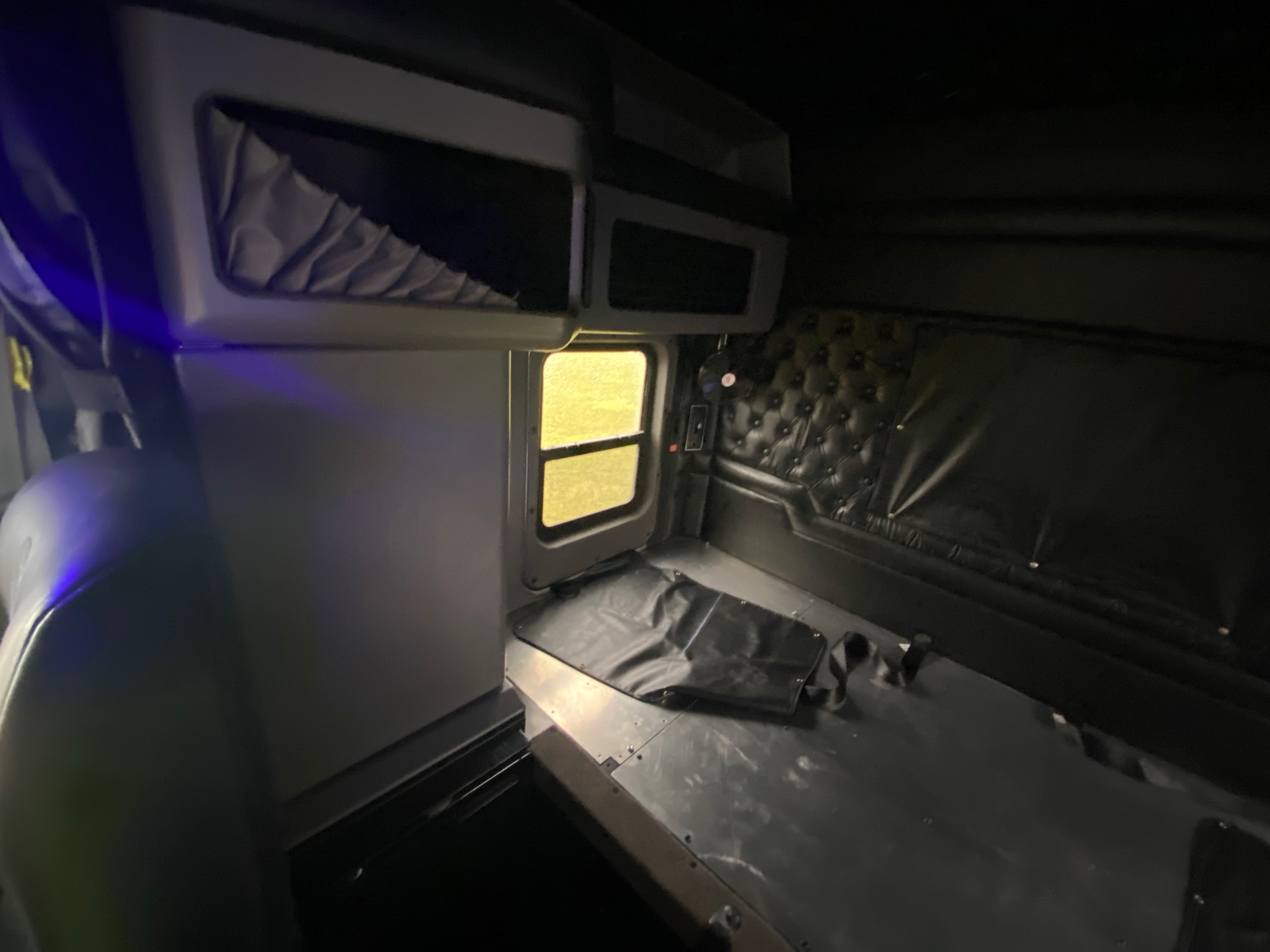 2019 KENWORTH W900 - Image 19